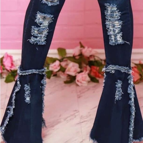 Precious Ripped Jeans 👖💙 - Picture 6 of 8